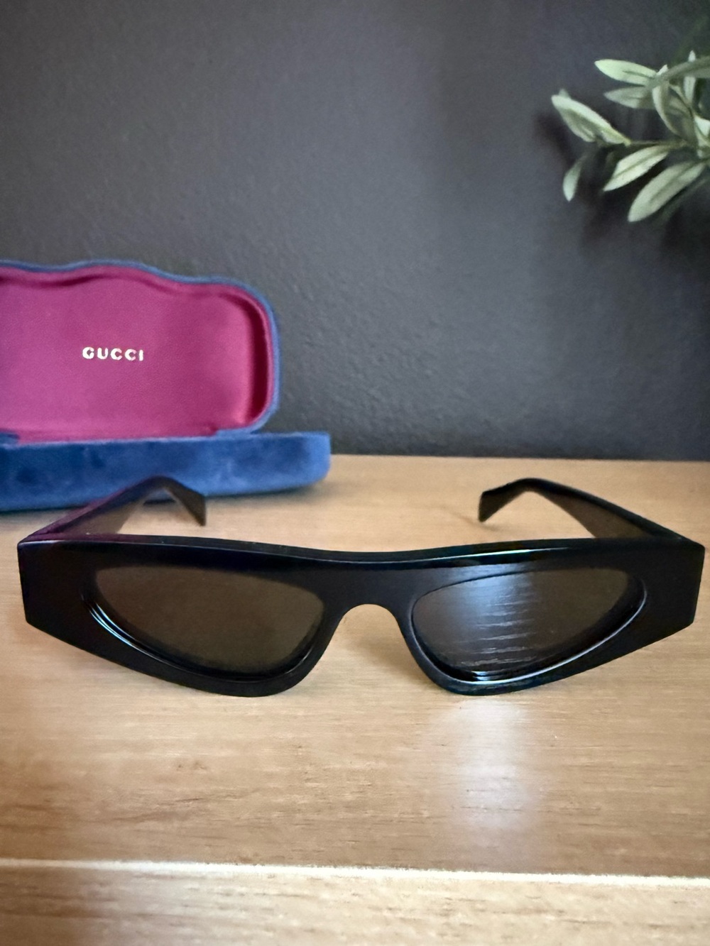 Gucci Black Cat Eye Slim Sunglasses